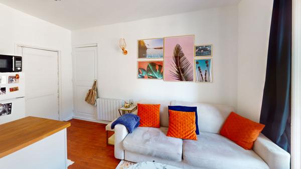 Adorable 2 pièces rue Bichat !