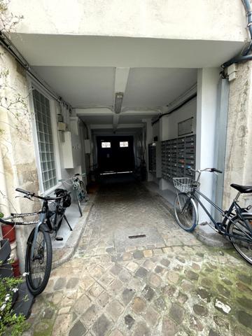 Adorable 2 pièces rue Bichat !