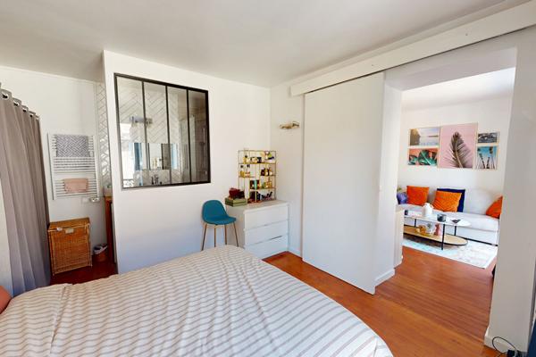 Adorable 2 pièces rue Bichat !