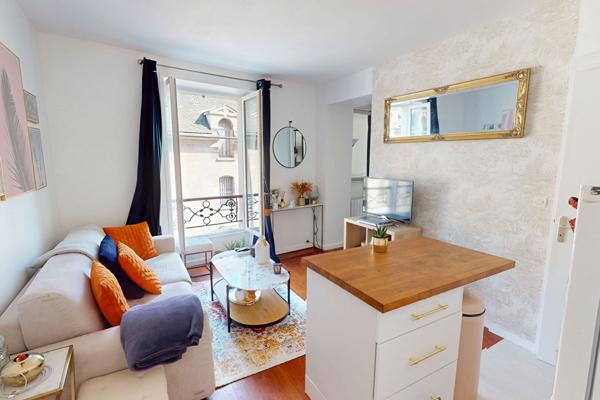 Adorable 2 pièces rue Bichat !