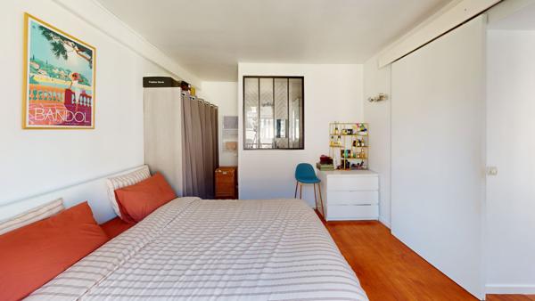 Adorable 2 pièces rue Bichat !