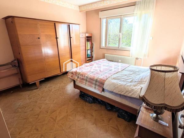 Maison 140 m²,7 pièces, 3 chambres, garage, terrain.