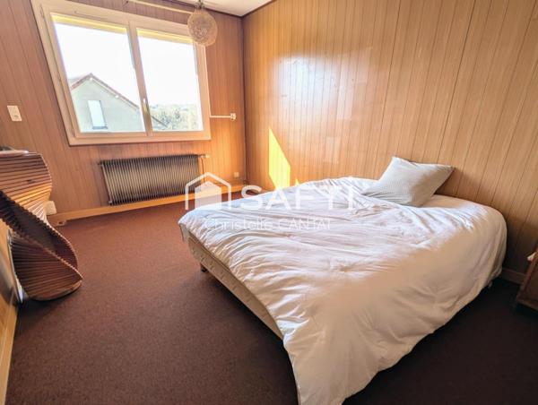 Maison 140 m²,7 pièces, 3 chambres, garage, terrain.