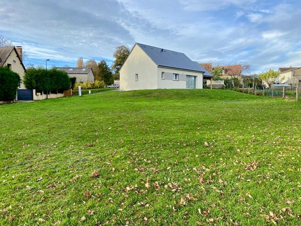 Vente terrain à bâtir d'environ 600m² - proche Ecommoy - situé à Marigné-Laillé (72220)
