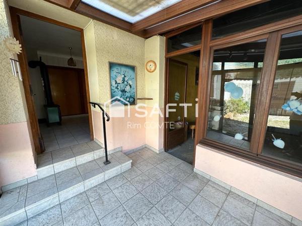 Maison Ancienne à rénover avec un grand terrain,Garage et cave!!