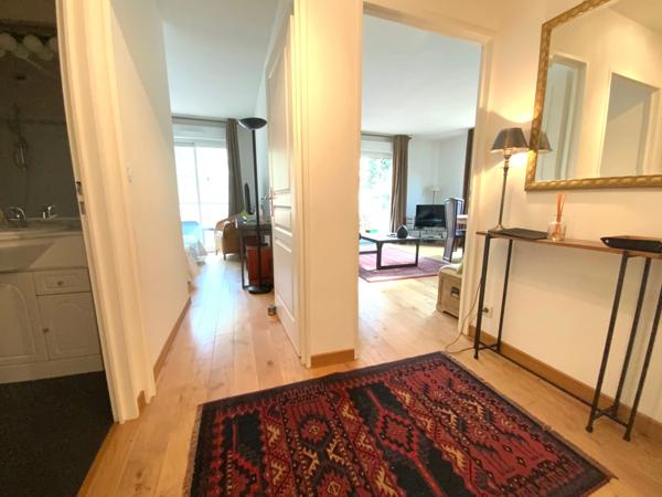 Dpt Alpes Maritimes (06), à vendre CANNES- Oxford appartement T2 , cave et parking en sous sol