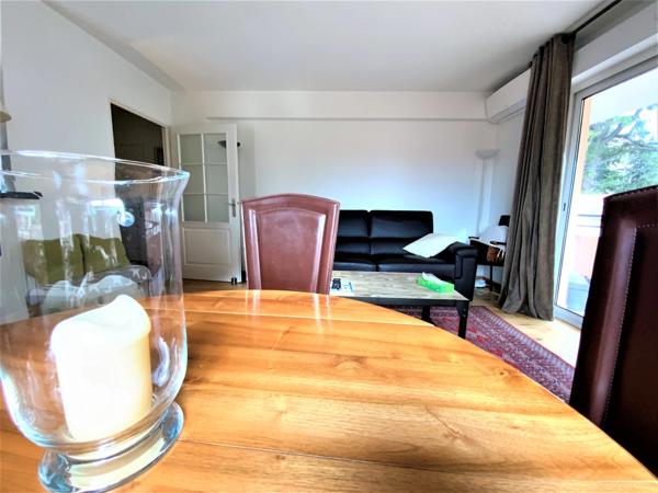 Dpt Alpes Maritimes (06), à vendre CANNES- Oxford appartement T2 , cave et parking en sous sol