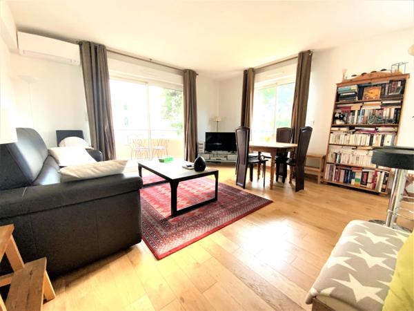 Dpt Alpes Maritimes (06), à vendre CANNES- Oxford appartement T2 , cave et parking en sous sol