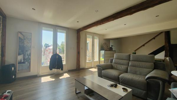 JOLIE MAISON ANCIENNE RENOVEE DE 90M2 HAB AVEC DEPENDANCE SUR 240 M² D ETERRAIN CLOS AU CALME A 5 MN DE BEAUVA Beauvais (60000)