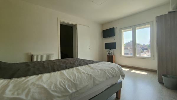 JOLIE MAISON ANCIENNE RENOVEE DE 90M2 HAB AVEC DEPENDANCE SUR 240 M² D ETERRAIN CLOS AU CALME A 5 MN DE BEAUVA Beauvais (60000)