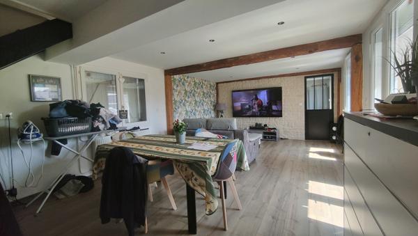 JOLIE MAISON ANCIENNE RENOVEE DE 90M2 HAB AVEC DEPENDANCE SUR 240 M² D ETERRAIN CLOS AU CALME A 5 MN DE BEAUVA Beauvais (60000)