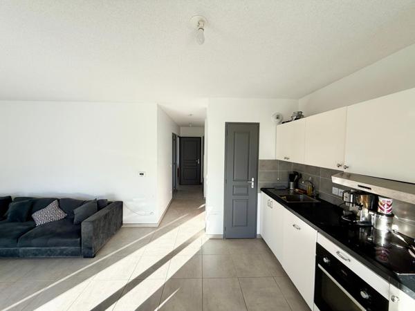 Un appartement lumineux dans une résidence récente