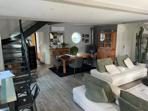 Maison ossature bois avec piscine d'une surface habitable de 132m2 située à Périgueux.