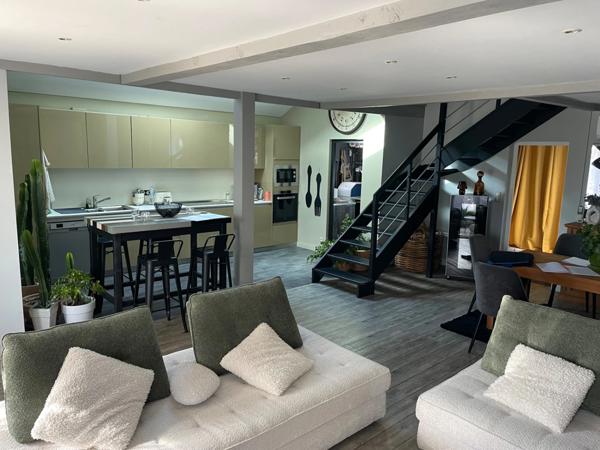 Maison ossature bois avec piscine d'une surface habitable de 132m2 située à Périgueux.