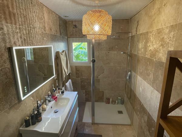 Maison ossature bois avec piscine d'une surface habitable de 132m2 située à Périgueux.