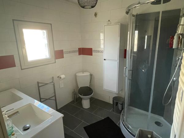 Maison ossature bois avec piscine d'une surface habitable de 132m2 située à Périgueux.