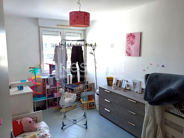 REIMS CENTRE - APPARTEMENT TYPE 4 AVEC GARAGE - AU CALME