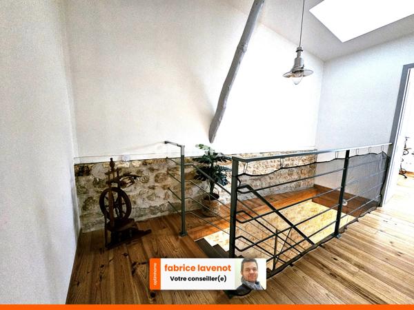 Appartement 5 pièces 140 m² aux portes d' ANGOULEME, sur la commune LE GOND PONTOUVRE (16)