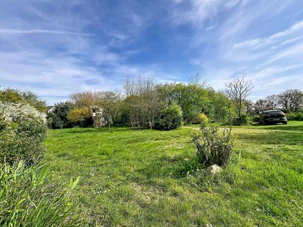 RUILLE SUR LOIR (72), maison 189m²- 7 pièces- terrains de 2845m²- garage- dépendances- puits