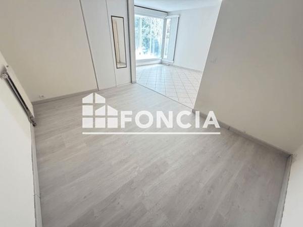 Location Appartement 2 pièces 45.23 m² - 30 AVENUE D?ESTIENNE D?ORVES Le Plessis-robinson 92350