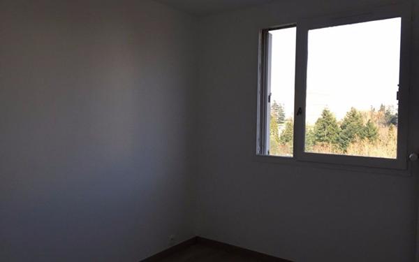 Appartement à louer    2 pièces • 37,52 m2 Saint-Étienne