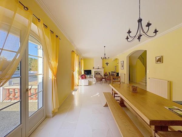 Élégance intemporelle, volumes et lumière