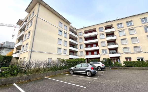 Appartement à louer    3 pièces • 72,32 m2 Décines-Charpieu