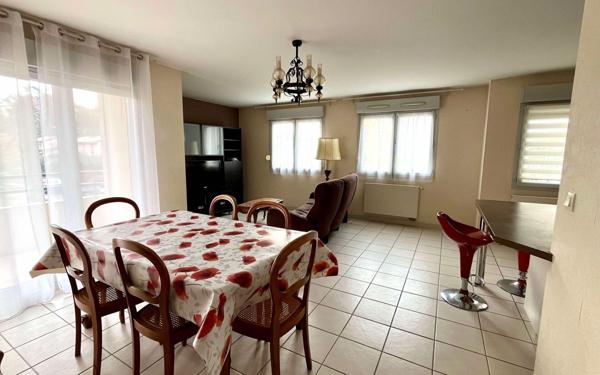 Appartement à louer    3 pièces • 72,32 m2 Décines-Charpieu
