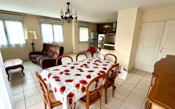 Appartement à louer    3 pièces • 72,32 m2 Décines-Charpieu