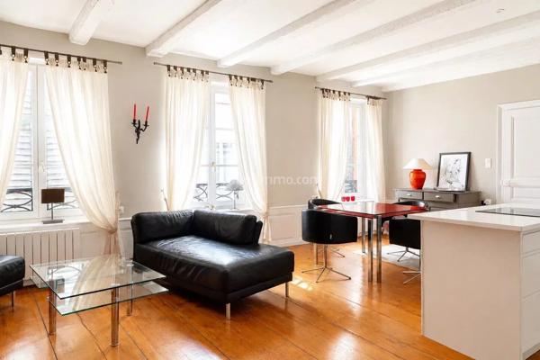 Vente                                                      Appartement
                        
                     3 pièces                      71 m2                     à Colmar