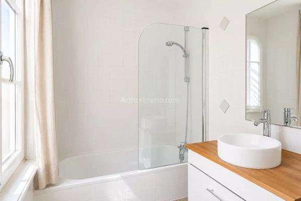 Vente                                                      Appartement
                        
                     3 pièces                      71 m2                     à Colmar