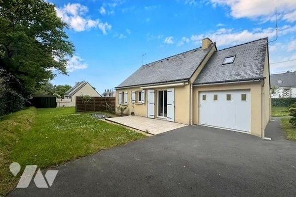 A vendre maison MOELAN SUR MER (29)
Découvrez cette maison de plain-pied située entre campagne...