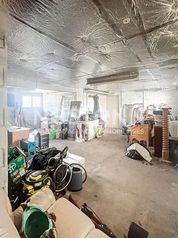 A vendre sur La Ménitré proche des bords de Loire, maison familiale, sous-sol complet, 4 chambres plus un grenier, terrain paysager de plus de 2000m²,cave, puits.