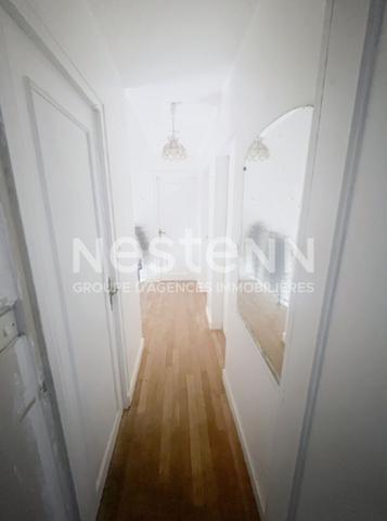 A vendre sur La Ménitré proche des bords de Loire, maison familiale, sous-sol complet, 4 chambres plus un grenier, terrain paysager de plus de 2000m²,cave, puits.