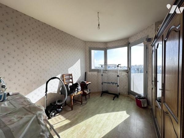 A VENDRE VANNES  - APPARTEMENT AVEC TRAVAUX - VUE DEGAGEE