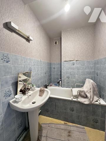 A VENDRE VANNES  - APPARTEMENT AVEC TRAVAUX - VUE DEGAGEE