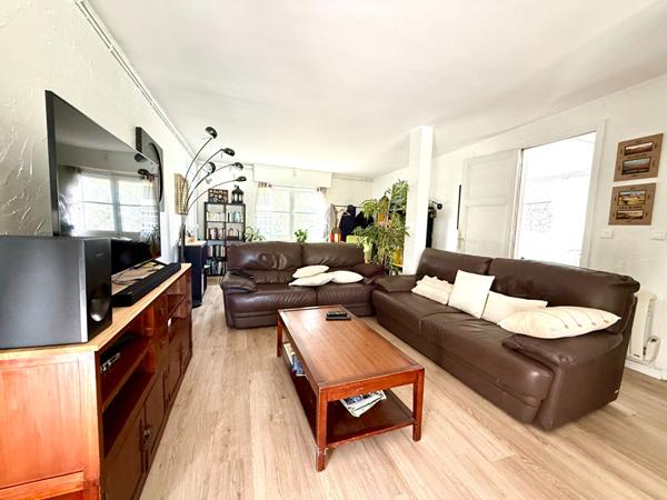 Talence Maison familial avec piscine 4 chambres et bureau sur grand terrain