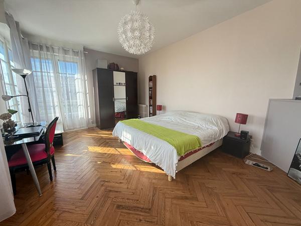 Talence Maison familial avec piscine 4 chambres et bureau sur grand terrain