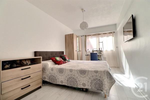 Appartement T3 à vendre  3 pièces - 76,53 m2 ST RAPHAEL - 83