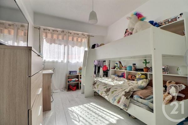 Appartement T3 à vendre  3 pièces - 76,53 m2 ST RAPHAEL - 83