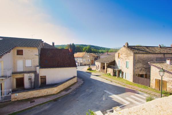 Plottes (71700) Belle maison de village