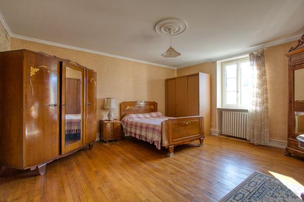 Plottes (71700) Belle maison de village