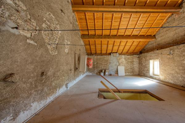 Plottes (71700) Belle maison de village