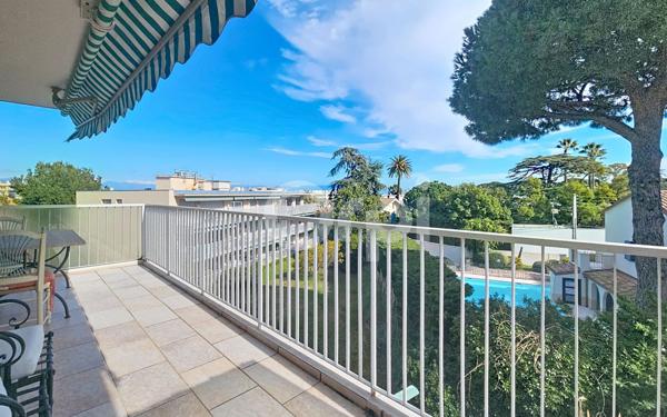 Appartement à vendre    4 pièces • 101,79 m2 Antibes