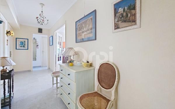 Appartement à vendre    4 pièces • 101,79 m2 Antibes