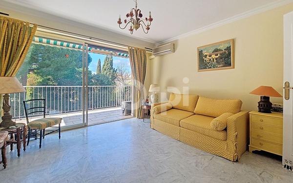 Appartement à vendre    4 pièces • 101,79 m2 Antibes