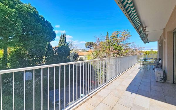 Appartement à vendre    4 pièces • 101,79 m2 Antibes