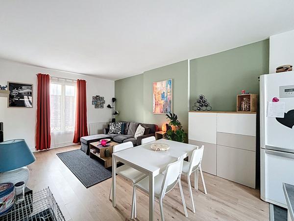 Appartement duplex en très bon état - location meublée - centre ville de La Ferté-Alais