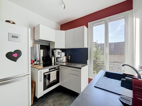 Appartement duplex en très bon état - location meublée - centre ville de La Ferté-Alais