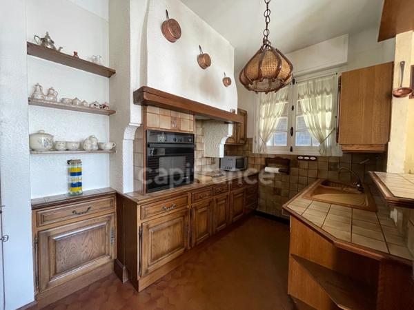 A vendre LIMOUX - Villa d'architecte 10 pièces 259 m2 habitable - proche du centre-ville